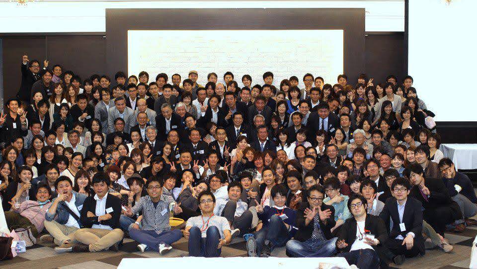 宮崎南高等学校の東京同窓会での集合写真の画像